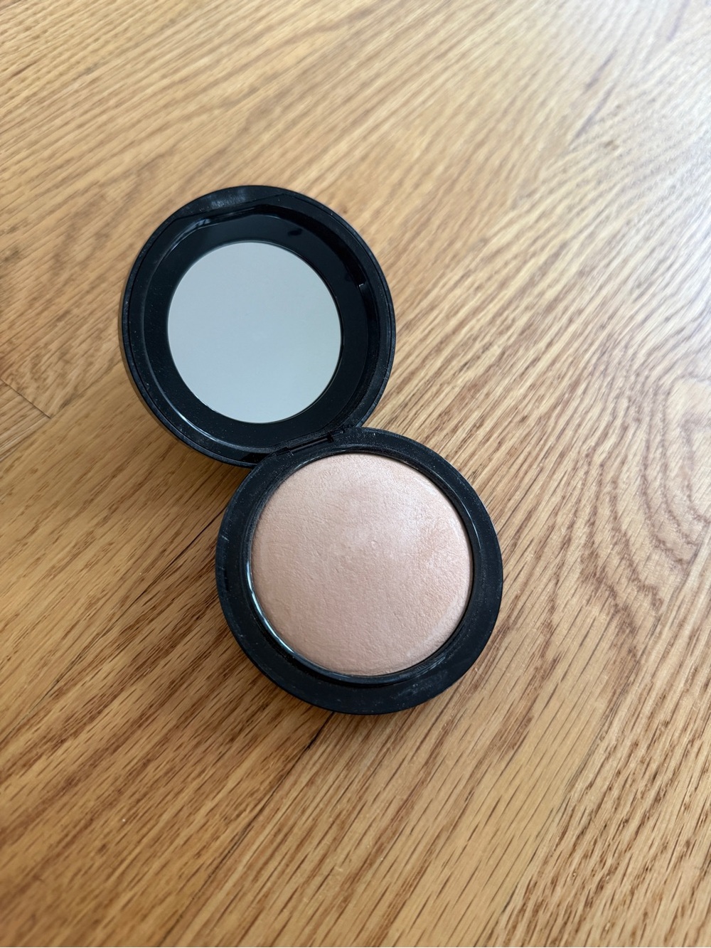 Mac medium plus mineralize skin finish natural powder